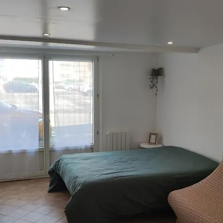 Appartement Studio, 50m De La Plage, Rdc *